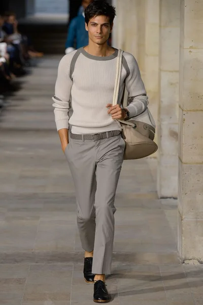 Look 9